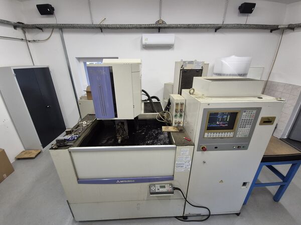 Wire EDM — manufacturing a precise profile, MIKRO-PRO.